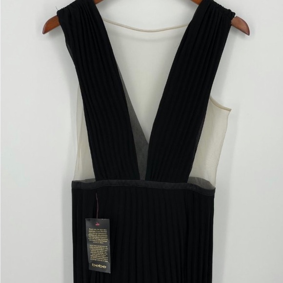 💋 bebe deep v chiffon pleated romper black dress 10 RARE 💋 - Picture 8 of 14